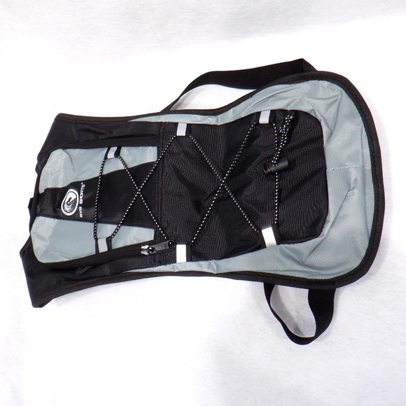 Running Cycling Hydration Backpack - Picture 3 of 8